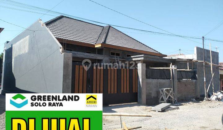 RUMAH MEWAH BARU  DENGAN KOLAM RENANG PRIBADI DI BANJARSARI SOLO 1