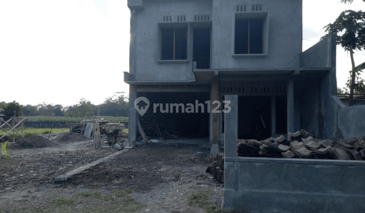 Rumah 2lantai, dekat JOGJA TV masih finising bisa pilih warna cat& keramik 2