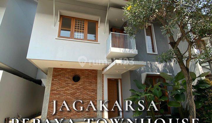 !! Papeaya Jagakarsa Townhouse  Rumah Bergaya Tropical Minimalist 1