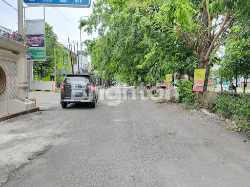 RUMAH 3 LANTAI DI LOKASI STRATEGIS SEMARANG TIMUR  2