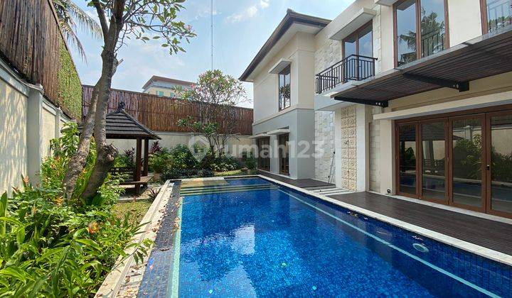 cozy and beautiful house at kemang 2