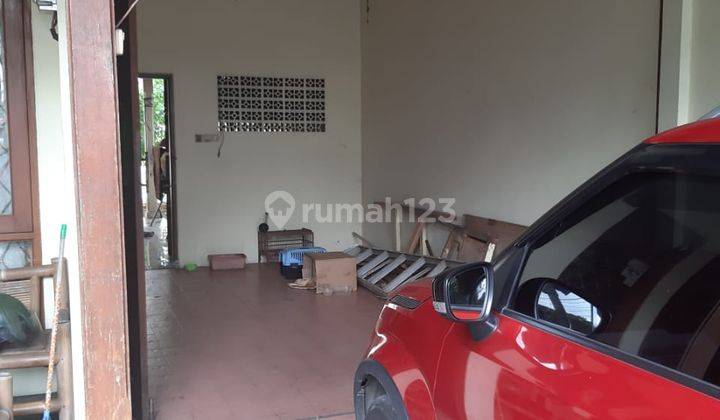 Dijual Rumah dengan non Cluster pinggir row 2mobil 2