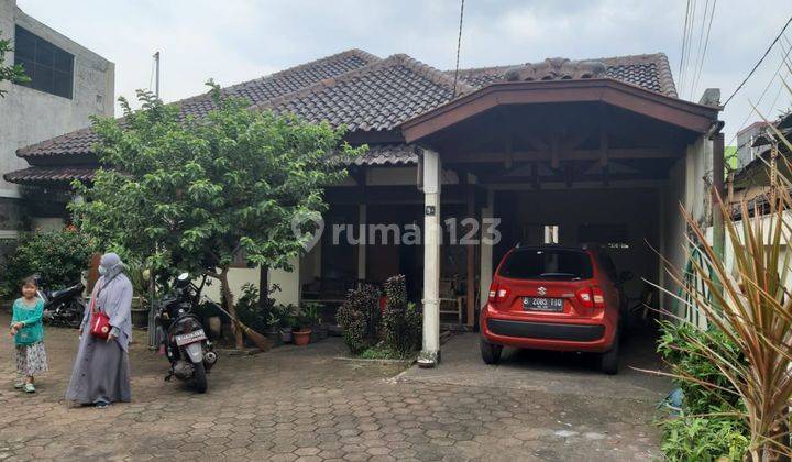 Dijual Rumah dengan non Cluster pinggir row 2mobil 1