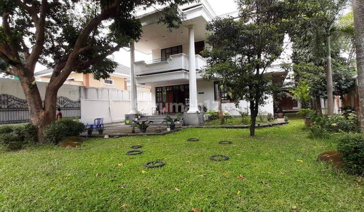 Rumah besar kolonial solo barat dekat kampus 1