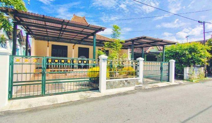 Rumah dalam Kota Dekat Alun Alun Dalam Benteng 1