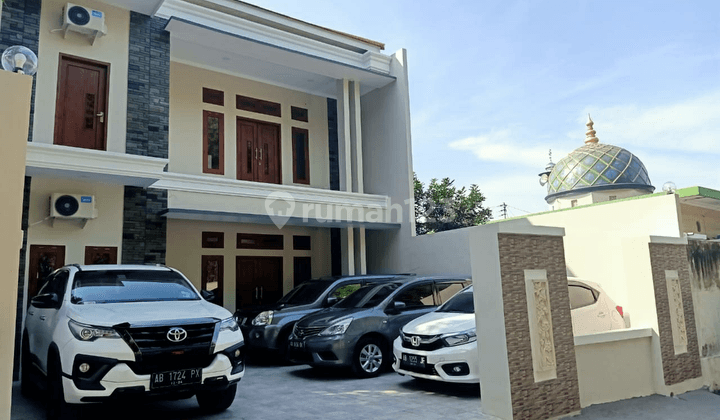 rumah baru modern dekat bandara adisucipto 1