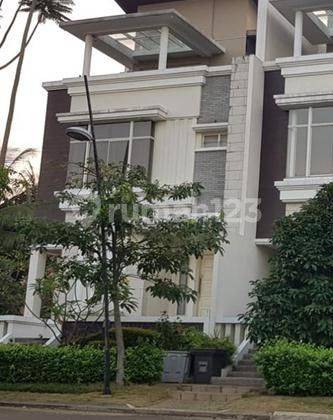 Rumah bagus siap huni di cluster Emerald Cove, Gading Serpong Tangerang 1