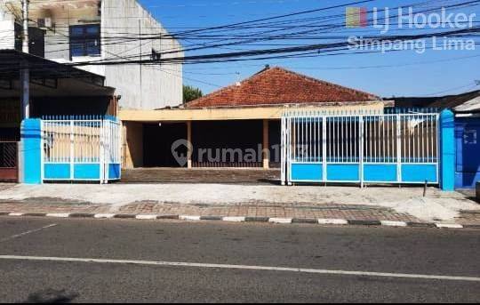 Rumah Jalan Raya Siliwangi Semarang Cocok utuk Investasi 2