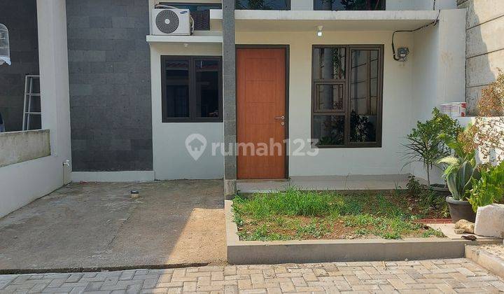 Rumah dijual dekat stasiun Depok harga terjangkau akses 2 mobil