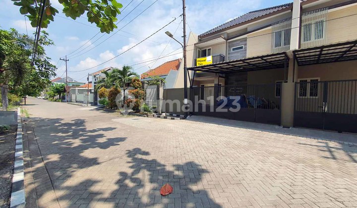 Rumah di Ketintang Wiyata, Baru Gress, Minimalis, Siap Huni 2