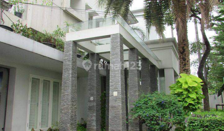 Dijual Rumah Mewah Tropical Modern 2 Lantai Menteng Jakarta  1