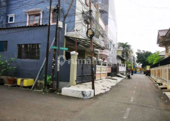 Rumah 3 Lantai di Gelong Baru Selatan, Tomang 2