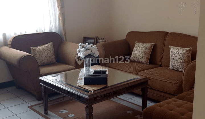 Rumah Full Furnished di Setrasari 1