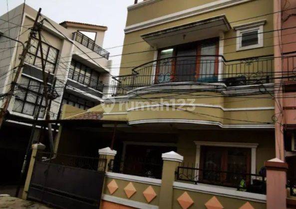 Dijual Rumah 3 Lantai di Gelong Baru Selatan, Tomang, Jakbar 1