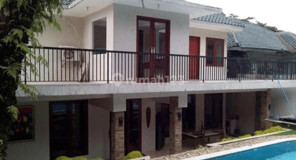 Rumah siap huni plus kolam renang Sentul city 1