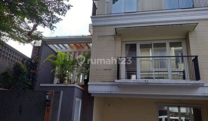 Rumah 3 lantai, siap huni di dalam townhouse Pejaten Barat, keamanan 24 jam, lingkungan sangat nyaman dan asri, lokasi sangat strategis, dekat ke Jln Ampera, dekat ke Kemang, dekat ke Mall Pejaten Village...(hi) 2