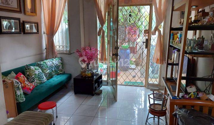 Dijual Murah Rumah di Taman Surya 5, Jakarta Barat 1