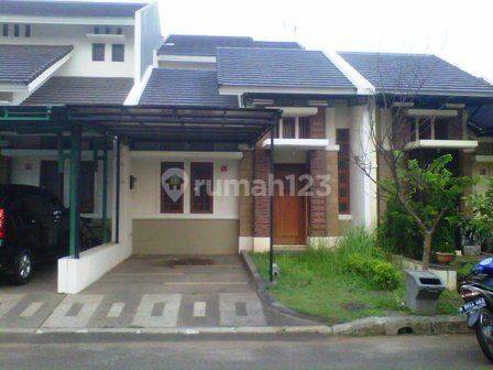 Rumah Bagus Unfurnished di Grand Wisata, Bekasi 1