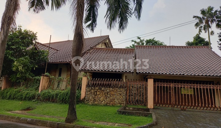 Rumah Besar Cantik, Cocok utk Rumah Tinggal atau Usaha, Bintaro Sektor 7