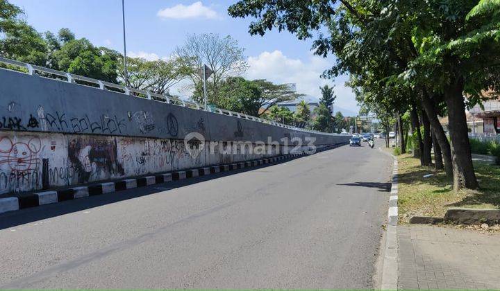 Rumah tua bagai batu permata ,dijual cepat pusat kota sayap Dago  2