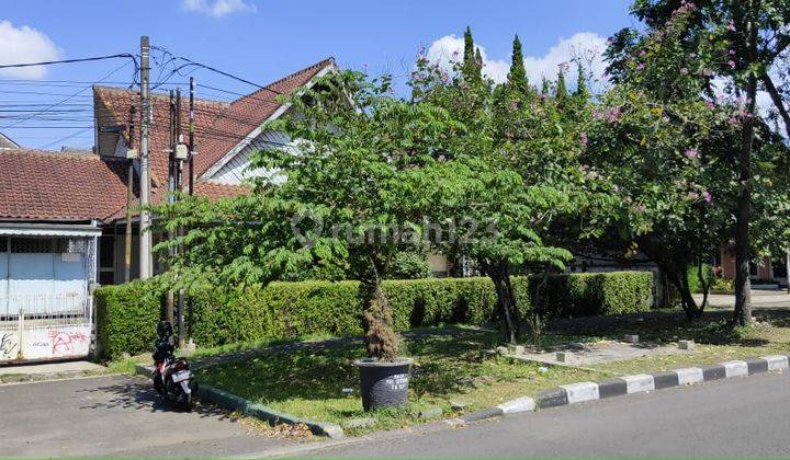 Rumah tua bagai batu permata ,dijual cepat pusat kota sayap Dago  1