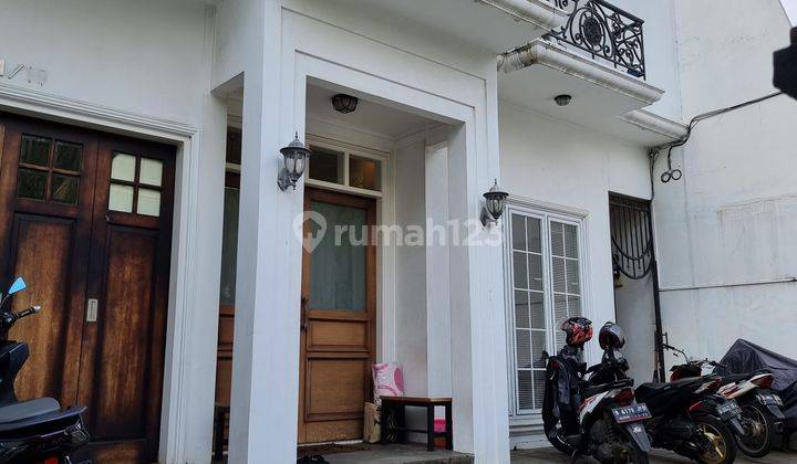 Rumah mewah 3 lantai, dalam komplek Kedoya Baru Jakbar 1