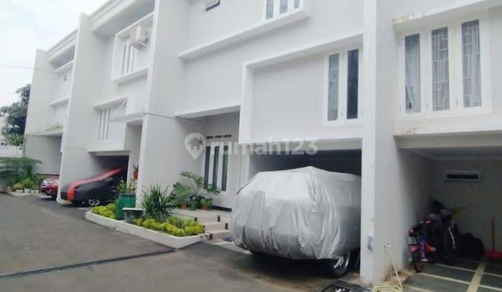 Rumah Dalam Cluster Asri siap Huni Strategis di Jagakarsa 1