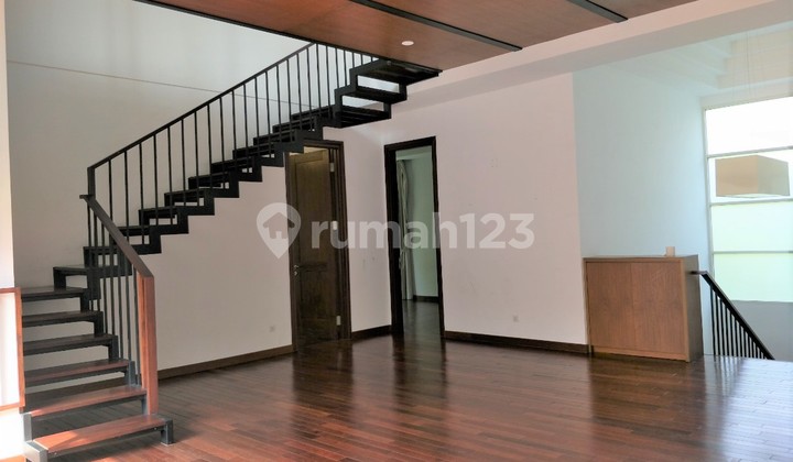 Modern and bright house near SCBD South Jakarta, close to Senopati, Kebayoran Baru Modern and bright house near SCBD South Jakarta, close to Senopati, Kebayoran Baru