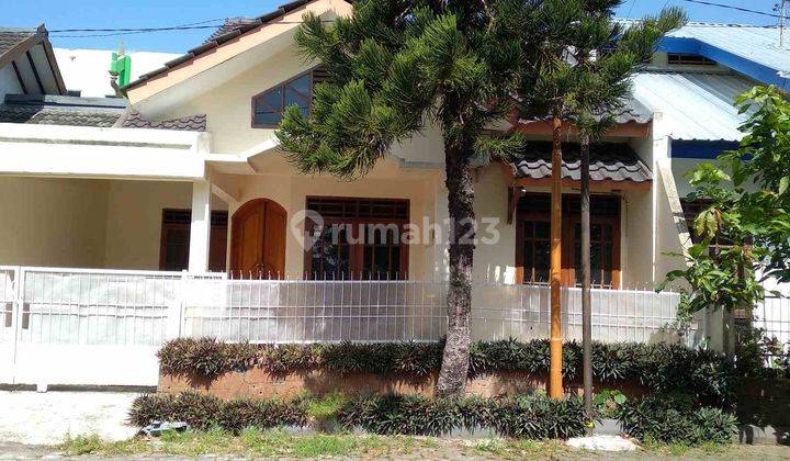 Rumah fully furnished lingkungan asri  dekat Balaikota Timoho 1