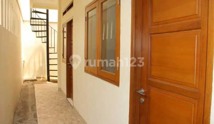 Rumah Strategis Cocok untuk Kost-kostan di Tanah Kusir 2