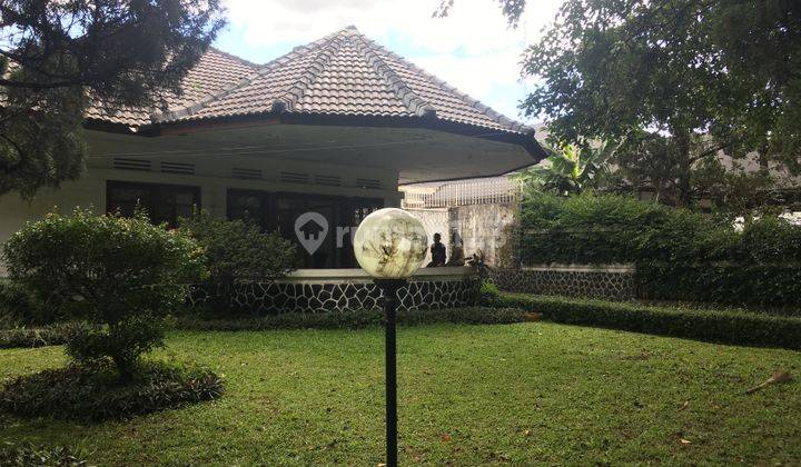 Rumah Belanda SHM Strategis Area Gedung Sate Riau Dago Bandung  1