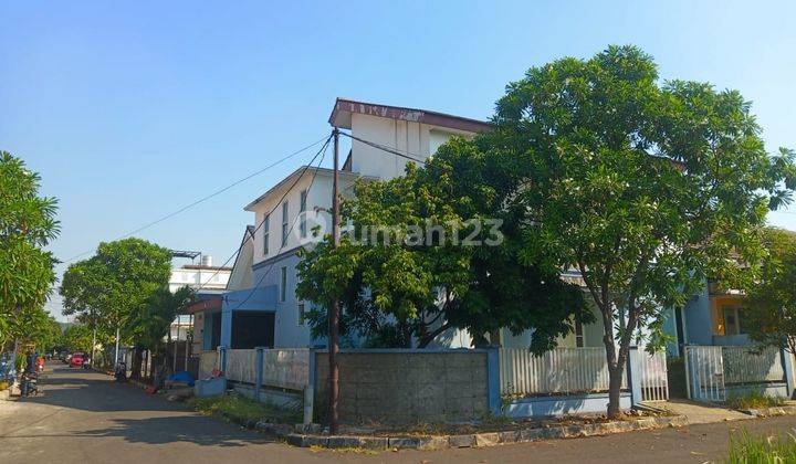 Rumah hoek 2lt siap huni luas 210m2 type 3+1KT Metland Cakung Jakarta Timur 1