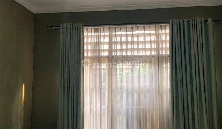 kamar tidur bagus, terawat, 1,5 lantai di