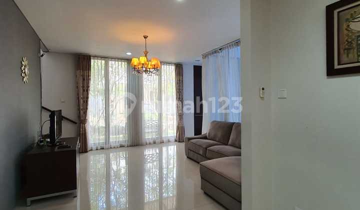 Rumah minimalis private pool 2