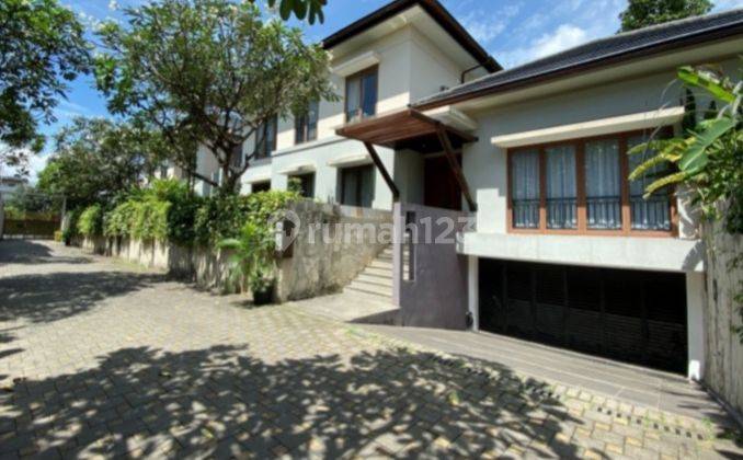 Rumah Mewah Kawasan Elite Kemang Jakarta Selatan 1