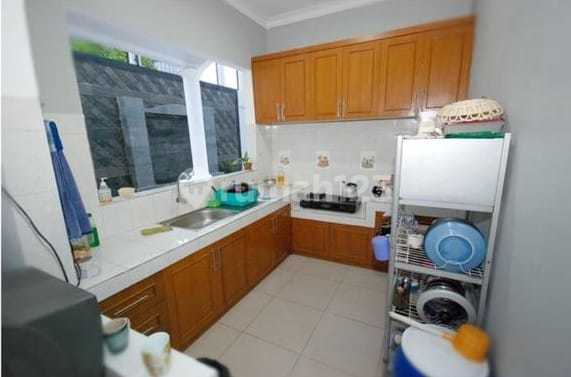 dapur rumah 2 lantai komplek elit