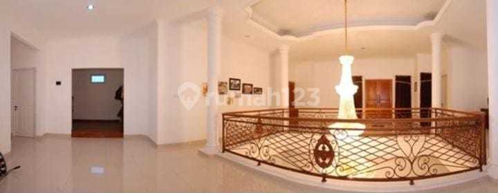 foto lainnya rumah 2 lantai komplek elit