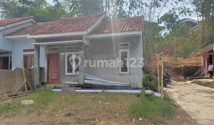 RUMAH JALAN KASTURI KUNINGAN