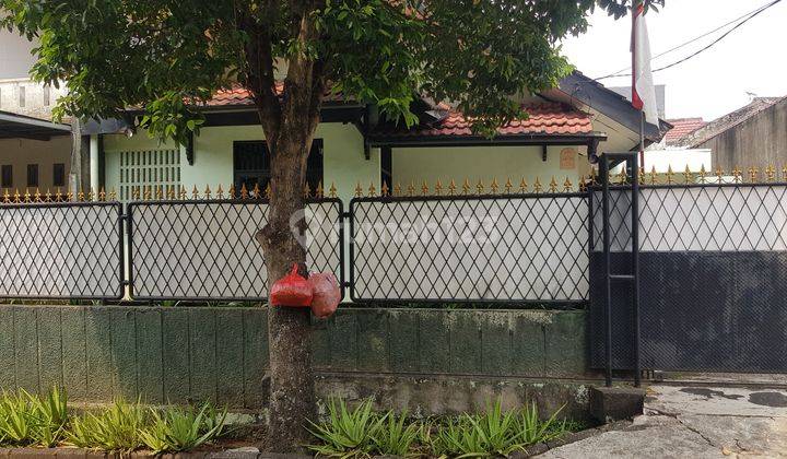 Rumah satu lantai dan nyaman di Komp Bukit Nusa Indah Ciiputat 1