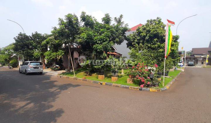 Rumah cantik dan asri 2 lantai di Grand wisata 2