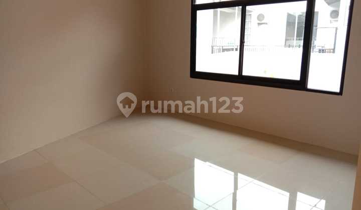 Rumah Siap Huni Dekat ke Pintu Tol dan Stasiun 2