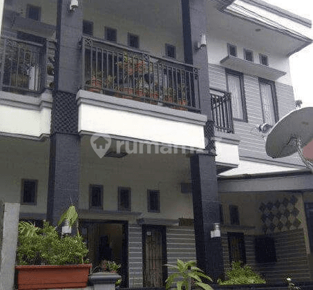 Dijual rumah 3 lantai di perumahan GRIYA DEPOK ASRI 2