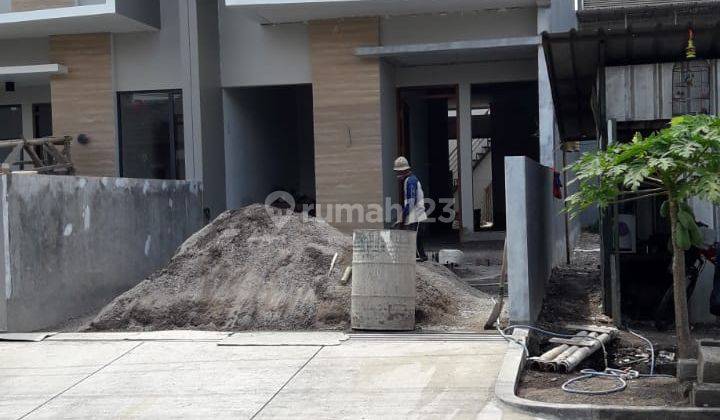 Rumah Baru Ada 1 Unit Berada Diikomplek Favorit di Mekar Wangi 1