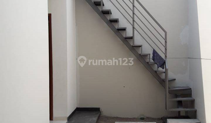 Rumah Baru Ada 1 Unit Berada Diikomplek Favorit di Mekar Wangi 2