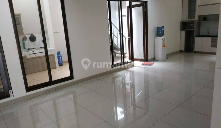 Rumah Eklusif di Cluster Btari Summarecon Semi Furnish Dekat Exit Tol Padaleunyi 2