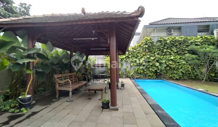 Nice House with Private Pool and Gazebo at Cilandak Area 2