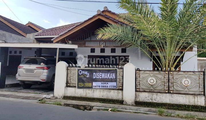 Rumah Oke dengan 3 Carport Sastradikarta 1
