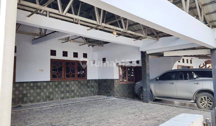 Rumah Oke dengan 3 Carport Sastradikarta 2
