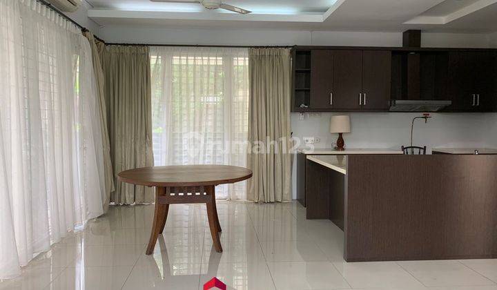 Rumah 3 Lantai Minimalis Modern di Mega Kuningan Jakarta Selatan 2