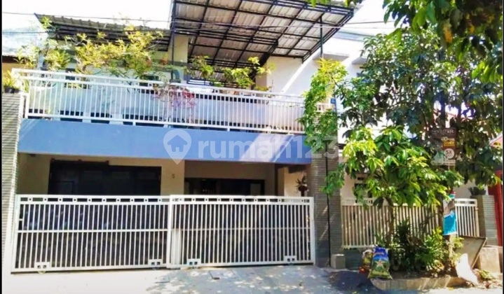 Rumah mewah 3 Lt 10 kamar dekat Kampus2 besar kota Malang semi Furnished 1